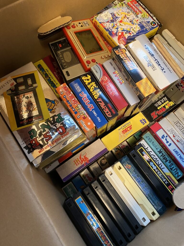 ファミコンやゲームウォッチなど寄付いただきました